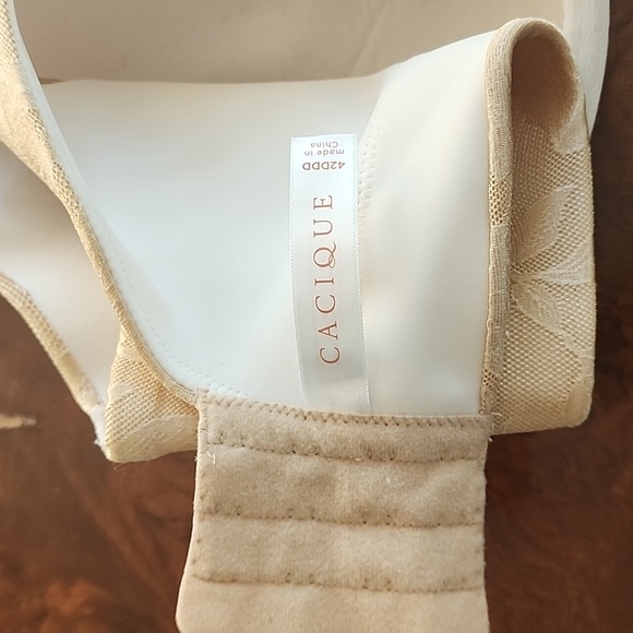 Cacique Beige Floral Lace Bra - 42DDD - Picture 4 of 7